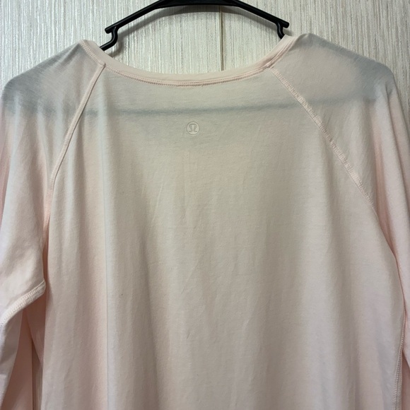 LULULEMON LOVE CREW Long Sleeve Shirt Top Size 10 L Light Pink Petal Raglan - Picture 2 of 4